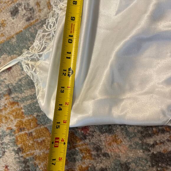 Vintage Victoria's Secret Gold Label Lace and Satin Lingerie Teddy Size P White - Picture 4 of 6